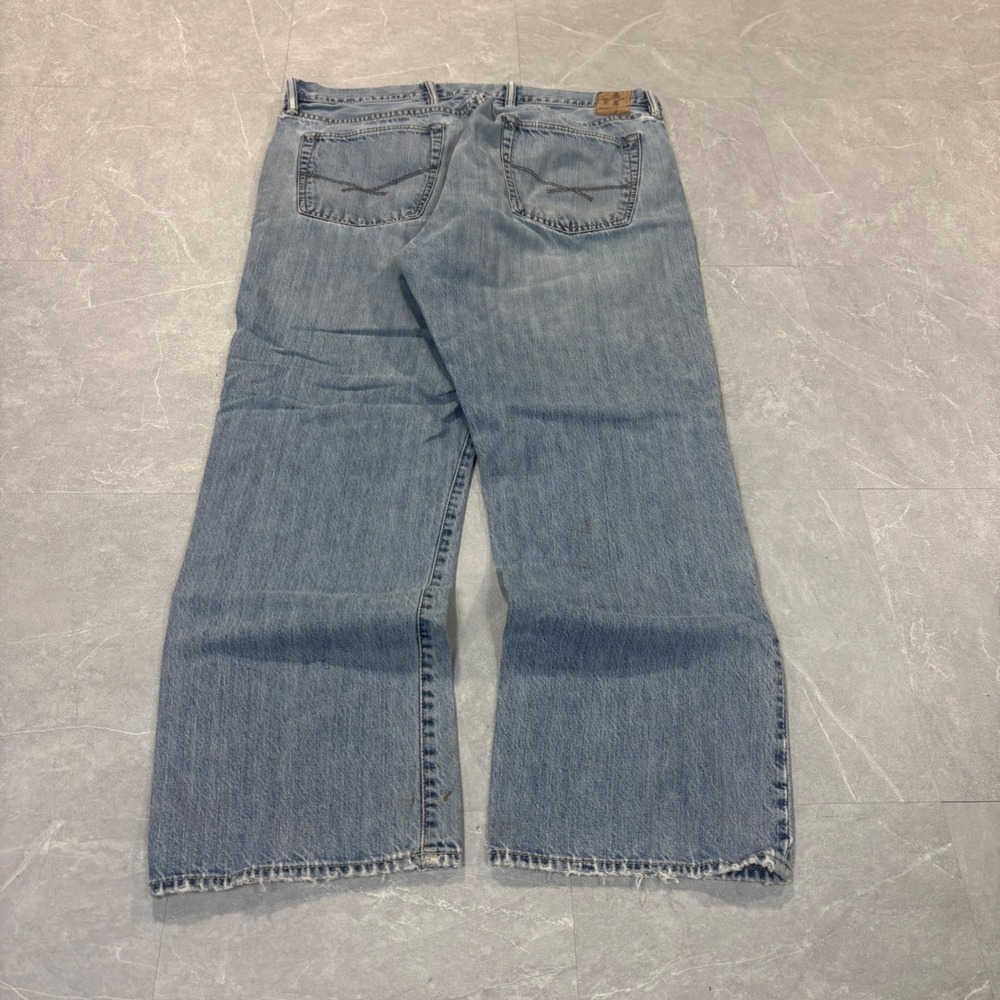 Gap 1969 Standard Fit Mens Light Wash Denim Jeans 38x30 Straight Leg 4479